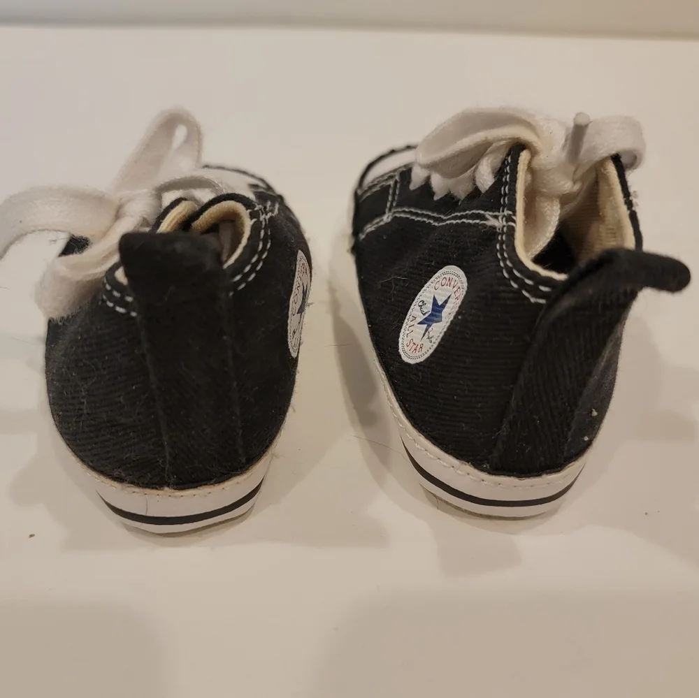 Converse one star Chuck Taylor black  baby cloth crib shoes for baby size 4